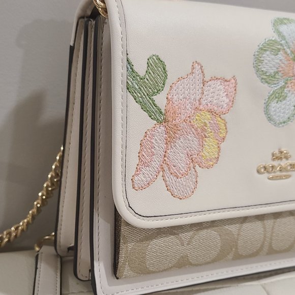 NWT Coach Klare crossbody | shoulder bag| Embroidery  signature canevas - Picture 3 of 12